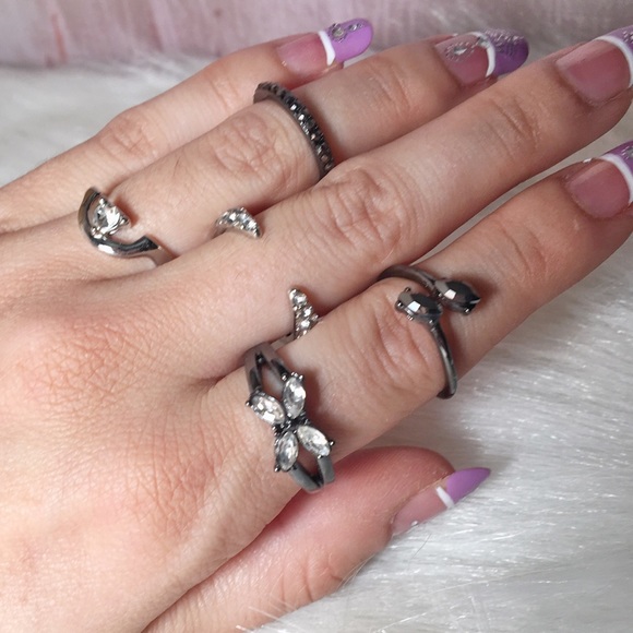 BCBG Stacking Midi Ring Set - Picture 3 of 5